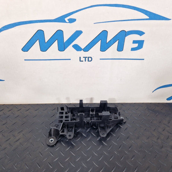 18-ON MERCEDES BENZ A CLASS W177 BATTERY BRACKET MOUNT HOLDER TRIM  A2475451000