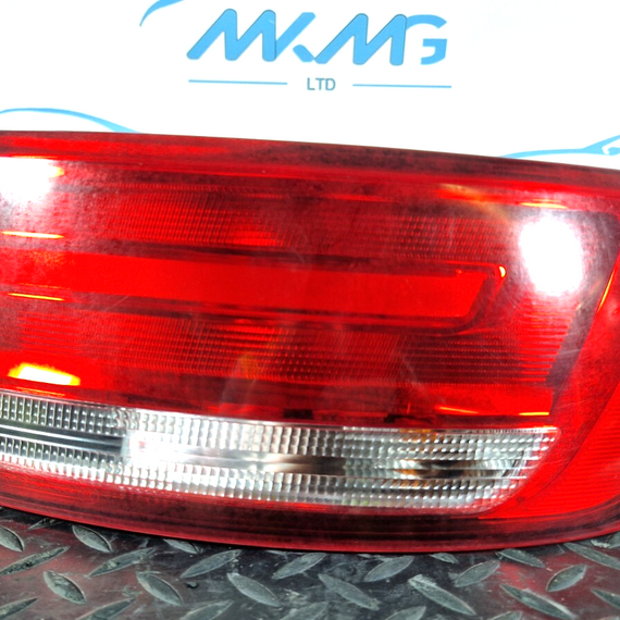 16-19 AUDI A4 B9 GENUINE REAR RIGHT O/S OUTER TAIL LIGHT 8W5945070A