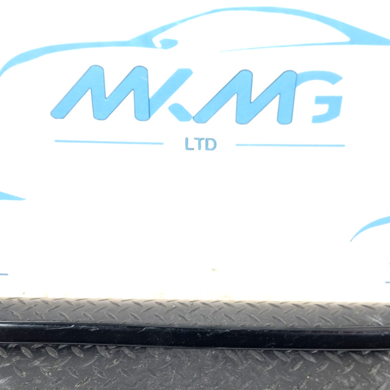 11-19 MERCEDES BENZ ML W166 GENUINE RIGHT O/S FRONT WINDSHIELD TRIM A1666901280