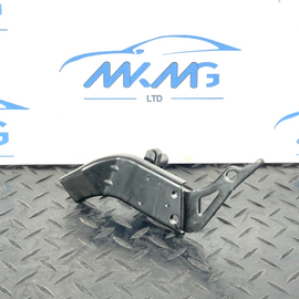 16-19 AUDI A4 B9 AVANT REAR RIGHT DRIVER O/S BOOT PANEL BRACKET 8W9863584