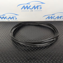 16-19 AUDI A4 B9 SALOON GENUINE OEM TAILGATE BOOT RUBBER SEAL 8W5827705D