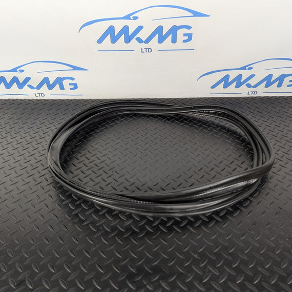 16-19 AUDI A4 B9 SALOON GENUINE OEM TAILGATE BOOT RUBBER SEAL 8W5827705D