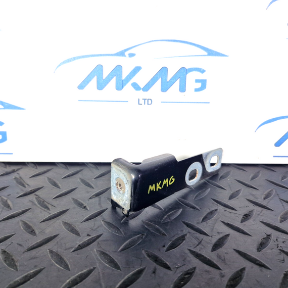 16-19 AUDI A4 B9 GENUINE OEM FRONT LEFT PASSENGER SIDE WING BRACKET 8W0821433