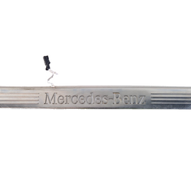 16-19 MERCEDES BENZ GLE W166 FRONT RIGHT DOOR SILL TRIM COVER A1666809500