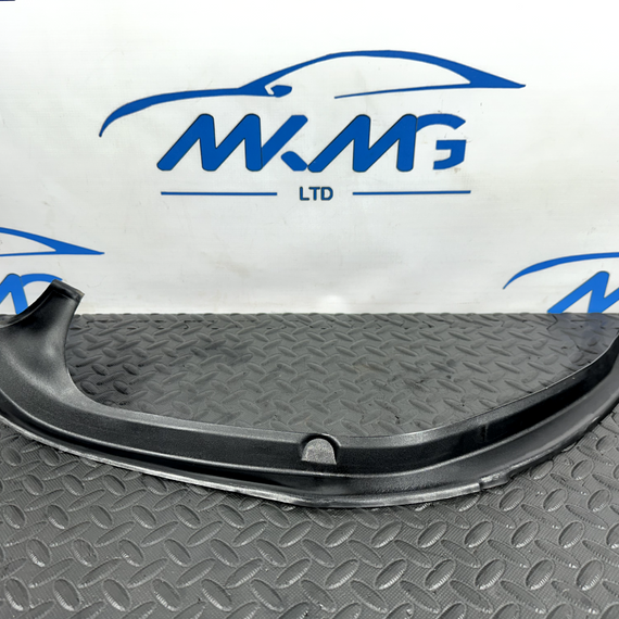 14-21 MERCEDES BENZ C CLASS GENUINE REAR PASSENGER SIDE BOOT WATER DRIP TRIM