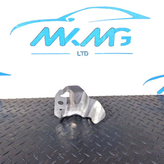 14-21 MERCEDES BENZ C200 W205 GENUINE BRACKET A2054750046