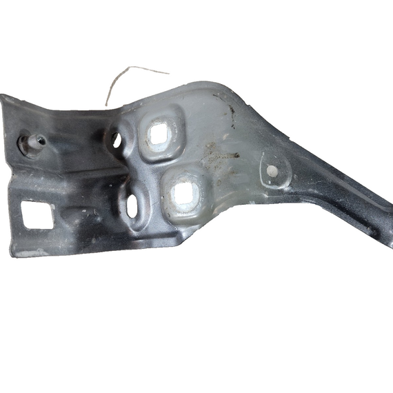 19-ON MERCEDES BENZ B CLASS W247 FRONT RIGHT FENDER FRONT BRACKET A2478810400