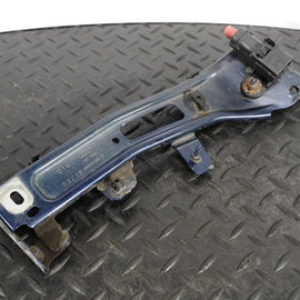 16-19 AUDI A4 B9 S-LINE GENUINE FRONT RIGHT SIDE FENDER BRACKET 8W0821136B