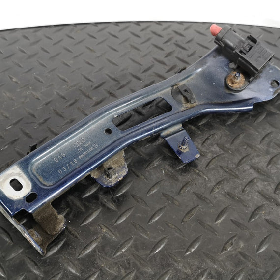 16-19 AUDI A4 B9 S-LINE GENUINE FRONT RIGHT SIDE FENDER BRACKET 8W0821136B