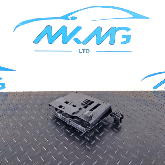 14-19 MERCEDES BENZ GLA X156 GEARBOX CONTROL MODULE BRACKET HOLDER A2465450500