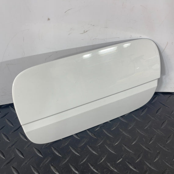 16-19 AUDI A4 B9 SALOON GENUINE FUEL DOOR IN WHITE 8W0809907 PAINT CODE LY9C