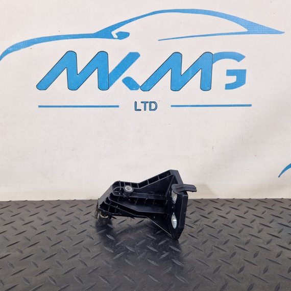 14-21 MERCEDES BENZ W205 FRONT RIGHT SLAM PANEL BRACKET A2055014420