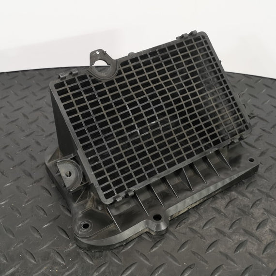 16-19 AUDI A4 B9 S-LINE GENUINE FRONT AIR INTAKE DUCT VENT 8W2819904A