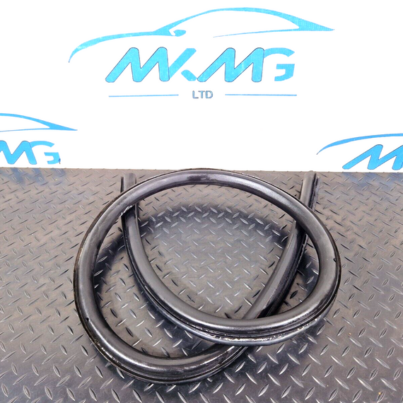 12-17 AUDI S5 CONVERTIBLE FRONT LOWER DOOR RUBBER SEAL 8F0831707