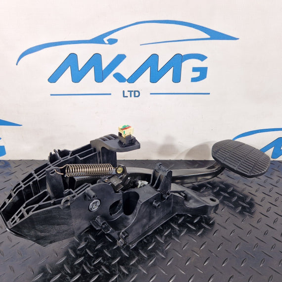 BMW X1 2 SERIES F45 F46 F48 GENUINE BRAKE PEDAL 6856600 6860677