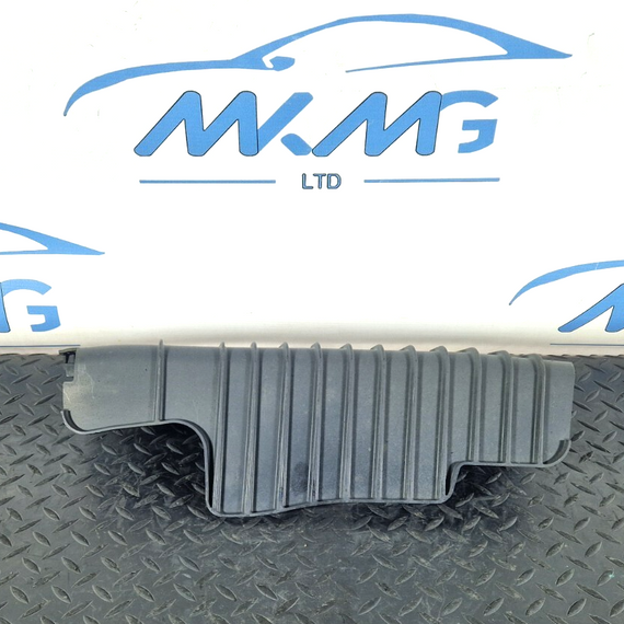 16-19 AUDI A4 B9 OEM REAR RIGHT CONTROL ARM COVER 8W0505416E