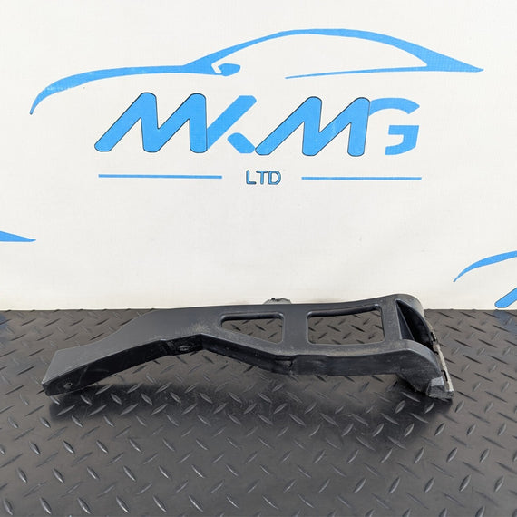 13-19 MERCEDES BENZ CLA C117 FRONT RIGHT O/S BUMPER BRACKET MOUNT A1178850021