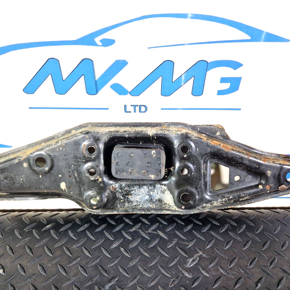 18-ON MERCEDES SPRINTER W907 FRONT BRACKET RIGHT LOWER MOUNT PLATE A9076220800