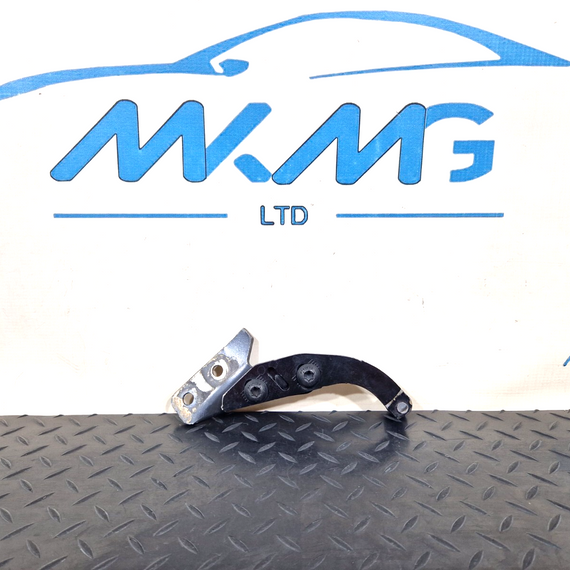 14-23 MERCEDES VITO W447  SLIDING DOOR TOP UPPER ROLLER RIGHT SIDE A4477600147