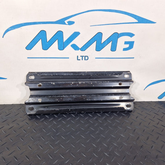 18-ON MERCEDES BENZ A CLASS W177 UNDERBODY MOUNT BRACKET A1776161900