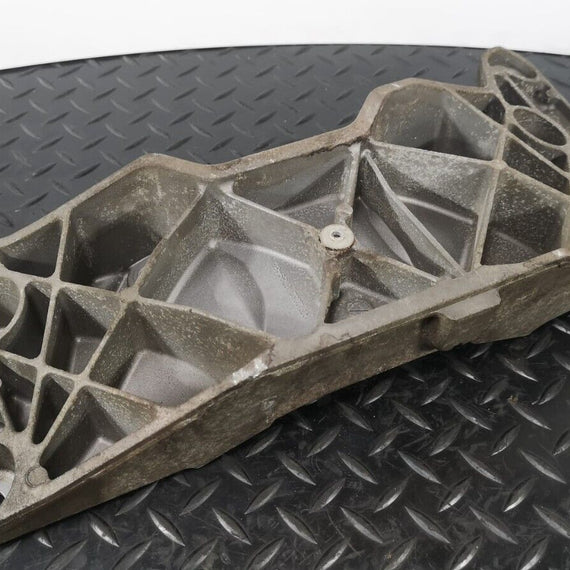 11-16 BMW M5 F10 4.4L V8 GENUINE TRANSMISSION SUPPORT BRACKET 6789483 *B111