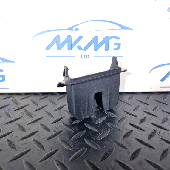 16-19 AUDI A4 B9 GENUINE OEM BOOT TAILGATE LOCK TRIM COVER 8W5827520