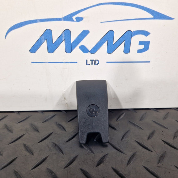 AUDI A5 F5 SPORTBACK S-LINE REAR CHILD SEAT ISOFIX SLOT TRIM COVER 8W0887187