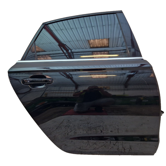 12-18 AUDI A6 C7 SALOON GENUINE REAR RIGHT COMPLETE DOOR IN BLACK LY9B