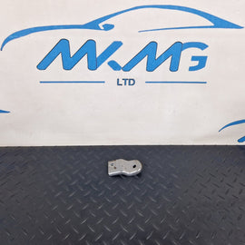 12-18 MERCEDES A B CLASS W176 W246 1.8/2.1 CDI ENGINE BAY BRACKET A6510901327