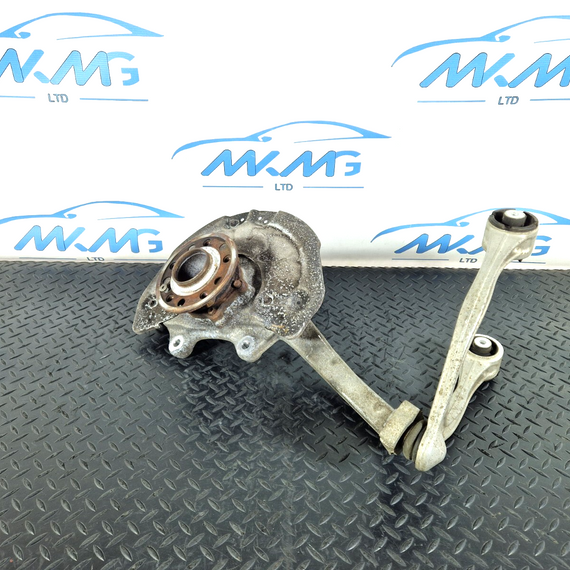 14-21 MERCEDES BENZ C200d W205 FRONT LEFT WHEEL HUB WITH CONTROL ARM A2052100