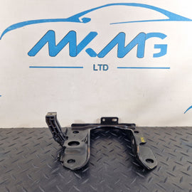 18-ON MERCEDES BENZ A CLASS W177 MAIN FLOOR LEFT SIDE N/S HOLDER BRACKET MOUNT