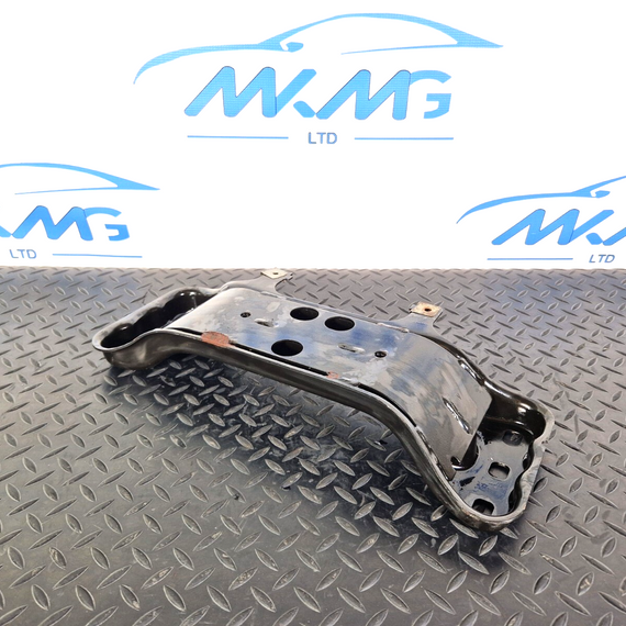 14-21 MERCEDES BENZ C300h W205 OEM GEARBOX MOUNT BRACKET A2052400802