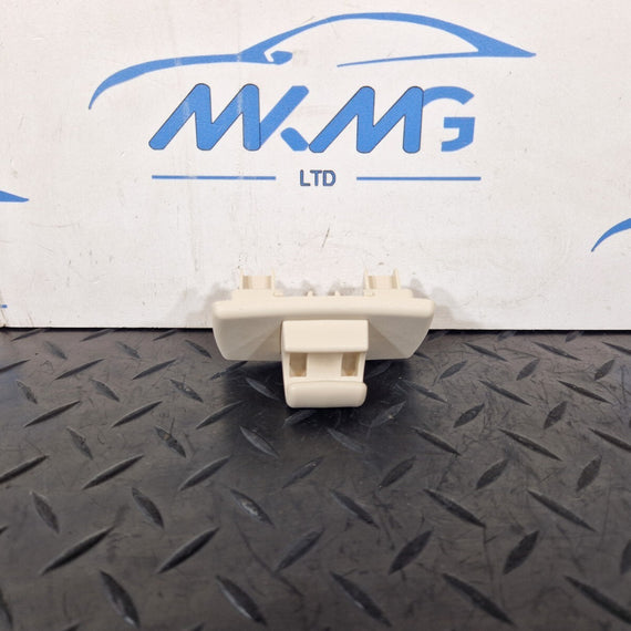 14-21 MERCEDES BENZ W205 OEM SUN VISOR CLIP FIXING BRACKET A1668100012
