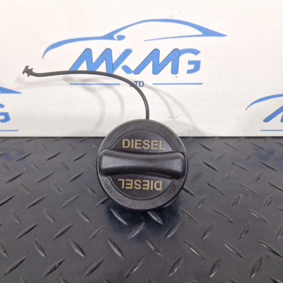 19-ON MERCEDES BENZ B CLASS W247 GENUINE OEM DIESEL FUEL TANK CAP A0004704400
