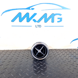 14-19 MERCEDES BENZ GLA X156 OEM DASHBOARD CENTER AIR VENT GRILLE A1568300000