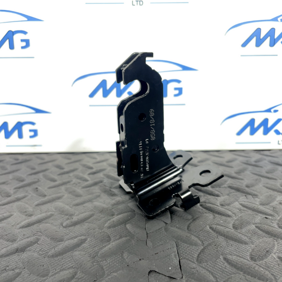 16-19 AUDI A4 B9 AVANT GENUINE REAR CENTRE SEAT BRACKET 8W0886177