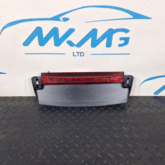 16-19 AUDI A4 B9 GENUINE OEM REAR HIGH LEVEL CENTER TOP THIRD BRAKE STOP LIGHT