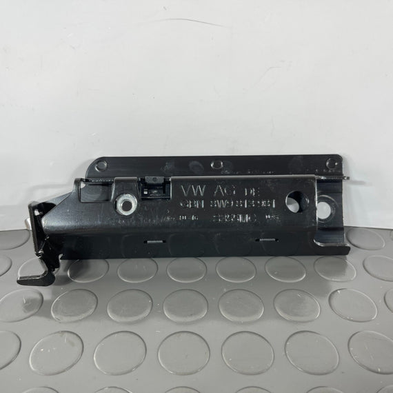 16-19 AUDI A4 B9 SALOON GENUINE MOUNTING FOR TIE-DOWN EYE 8W9813981