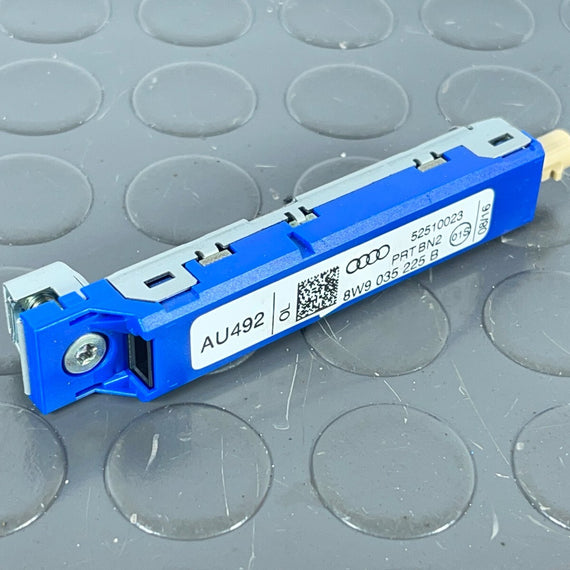 16-19 AUDI A4 B9 ESTATE GENUINE ANTENNA AERIAL AMPLIFIER 8W9035225B