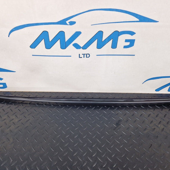 16-19 AUDI A4 B9 FRONT RIGHT WINDSCREEN WEATHER STRIP MOULDING STRIP 8W0854328C