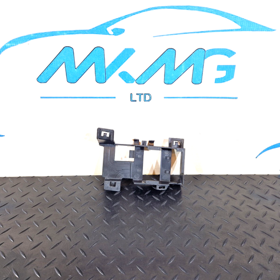 13-19 MERCEDES BENZ CLA C117 AMG OEM DISTRONIC SENSOR BRACKET A1178852756