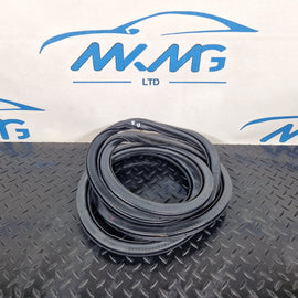 12-18 AUDI A6 C7 REAR LEFT DOOR RUBBER SEAL FITS BOTH LEFT OR RIGHT 4G5833721A