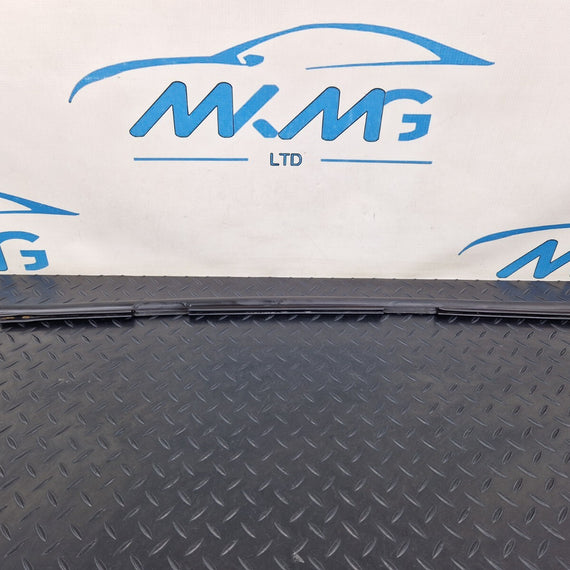 16-19 AUDI A4 B9 OEM FRONT RADIATOR LOVER CENTER RUBBER SEALING STRIP 8K0121331A