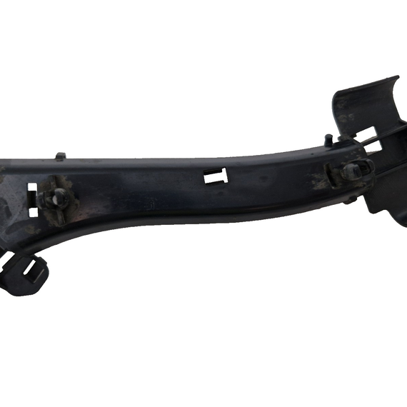 12-18 MERCEDES BENZ W176 N/S/F FRONT LOWER SUSPENSION ARM COVER A2465462980