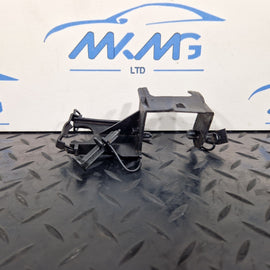 14-20 MERCEDES BENZ GLA X156 SUSPENSION STRUT FRONT LEFT BRACKET A2464210594