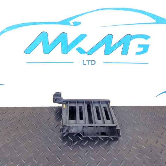 14-20 MERCEDES GLA 200 X156 GEARBOX CONTROL MODULE BRACKET HOLDER A2465450500