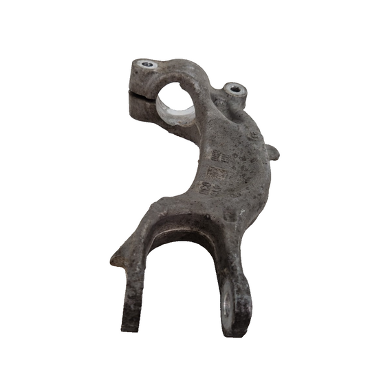 16-19 AUDI A4 B9 FRONT RIGHT SIDE SUSPENSION STRUT BRACKET 8W0413038