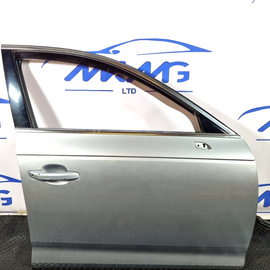 16-19 AUDI A4 B9 GENUINE FRONT RIGHT DRIVER O/S COMPLETE DOOR IN SILVER LZ7G