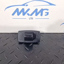 19-ON MERCEDES BENZ B CLASS W247 SUN VISOR CLIP FIXING BRACKET A1668100012