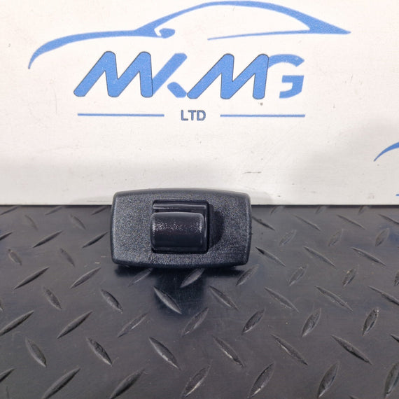 19-ON MERCEDES BENZ B CLASS W247 SUN VISOR CLIP FIXING BRACKET A1668100012